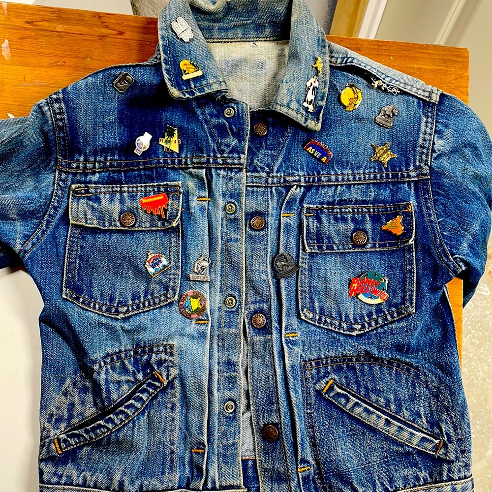 It's all about the cool pins on this jacket! Pins, ceramic, resin, metal